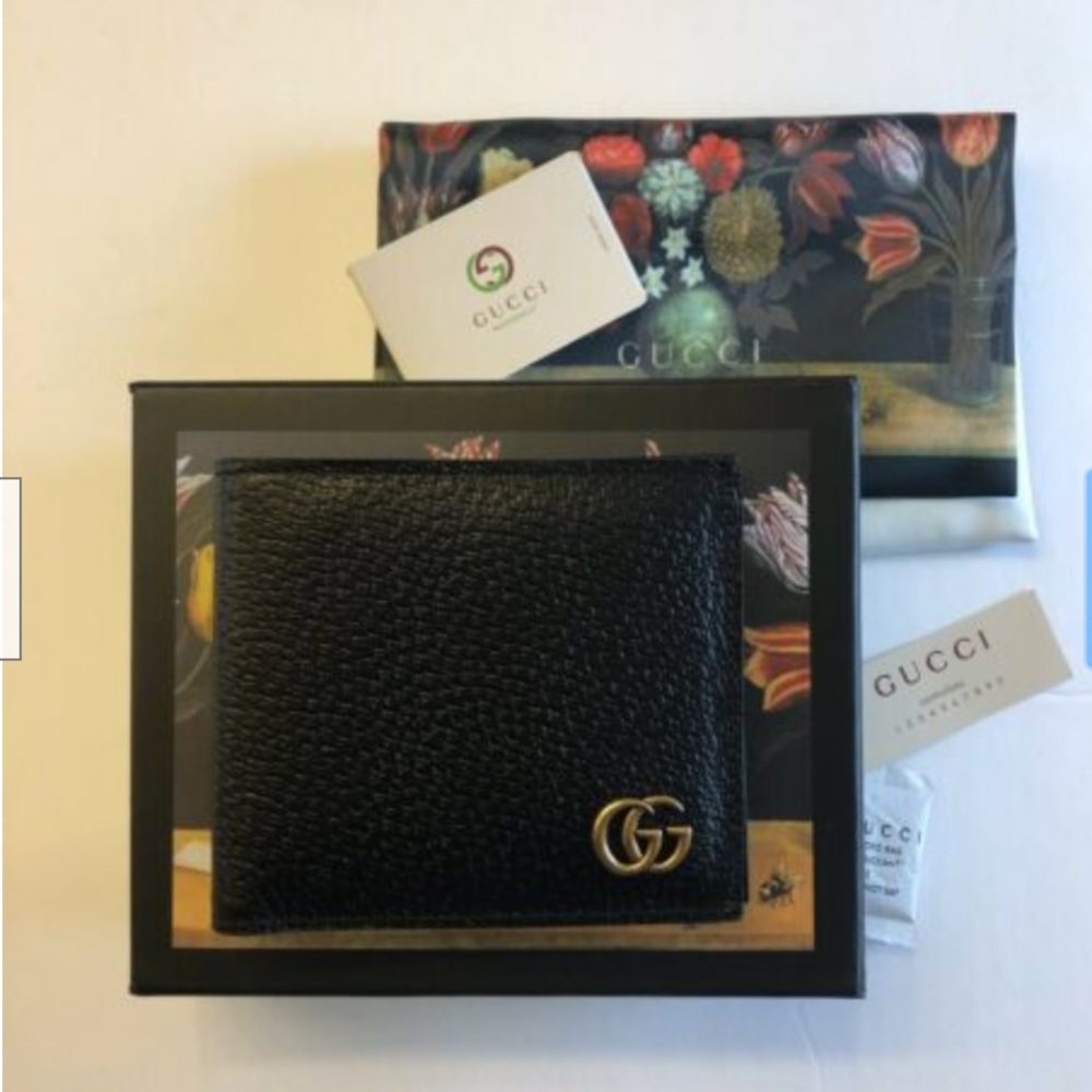 Authentic Men’s Gucci Bi-fold Wallet